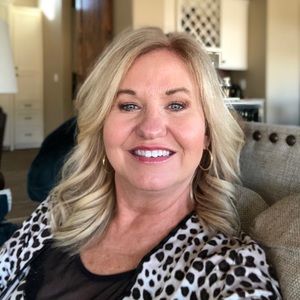 Meet your Posher, Robyn